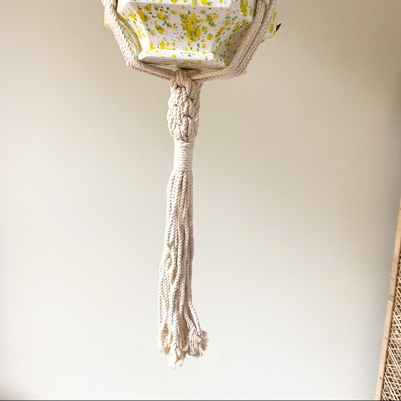 Vintage Large Macrame Plant Holder Display Planter - Picture 2 of 8
